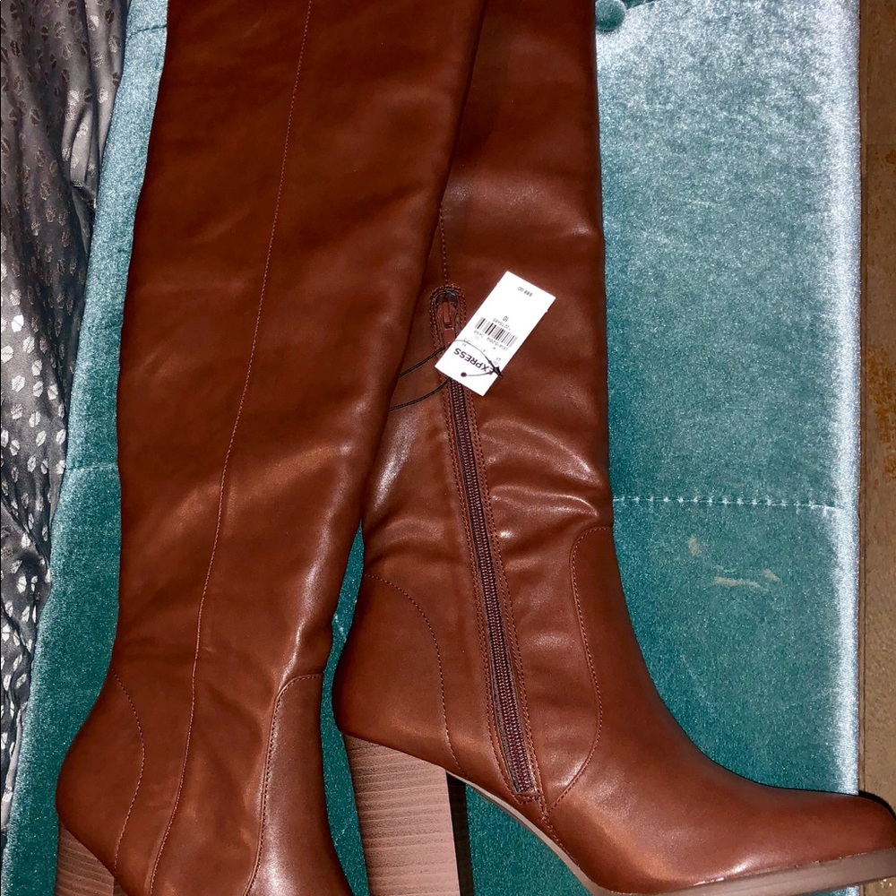 Express Boots - Picture 2 of 5